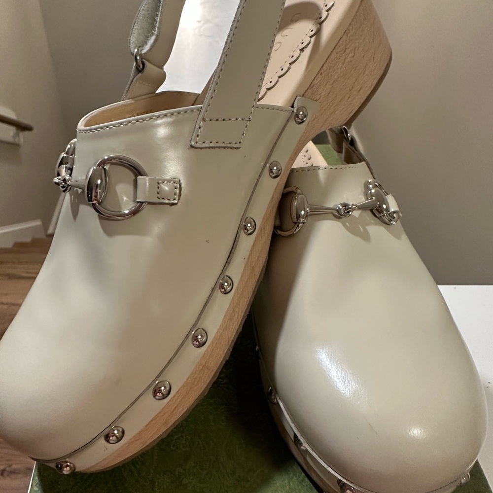 Gucci Cream Leather Clogs with Silver Details Girls size 33EU - Picture 2 of 3
